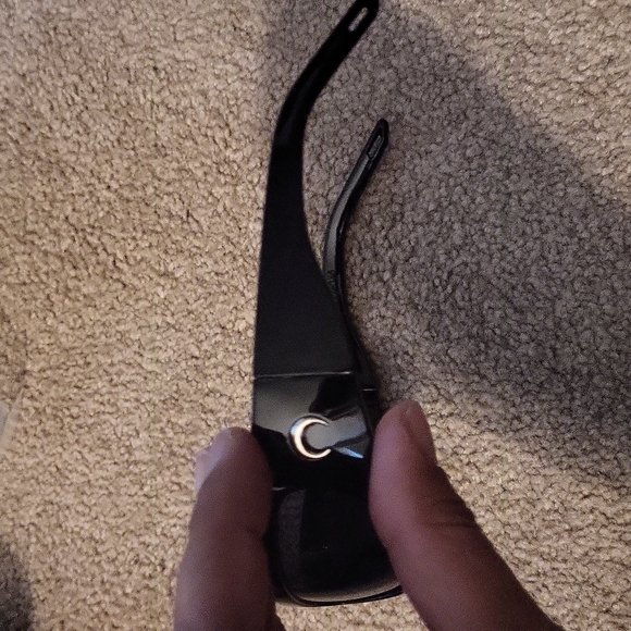 Black sunglasses - Picture 3 of 4